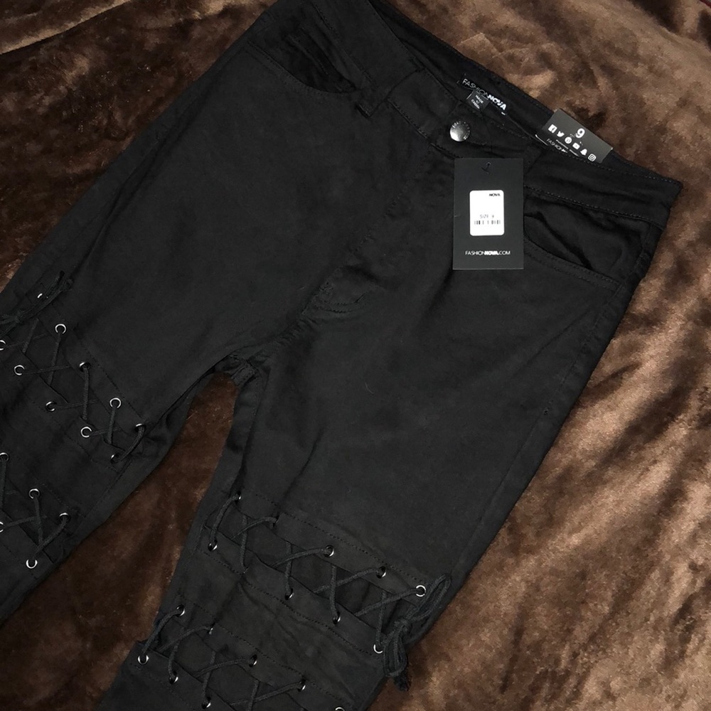 See ya on the flip side skinny jeans. Black